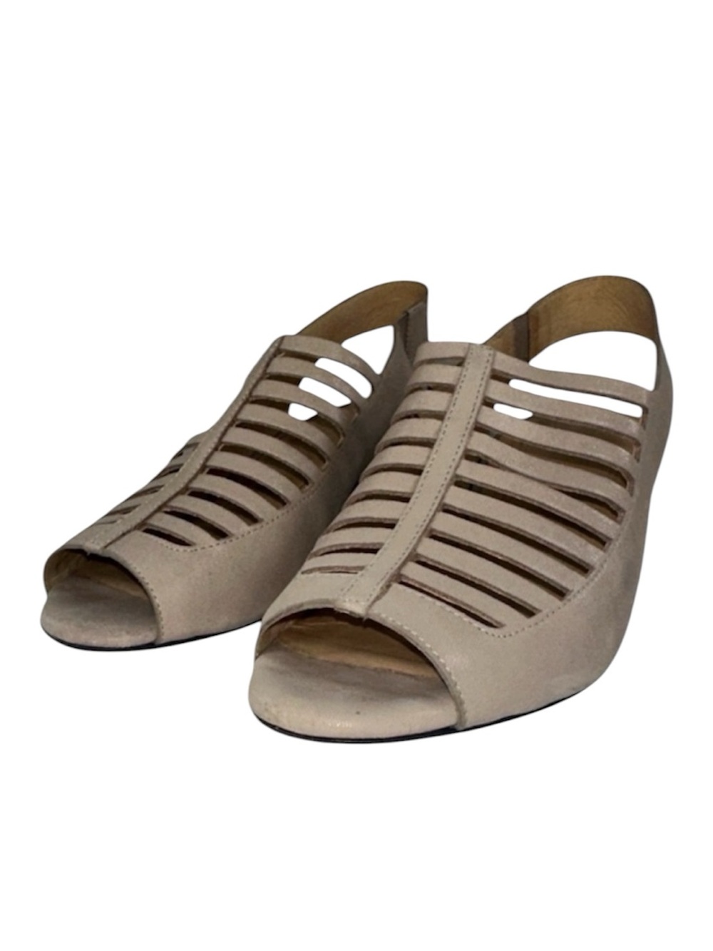 Nurture Vivicah Taupe Leather Slingback Peep Toe Cutout Sandal Low Heel Size 7